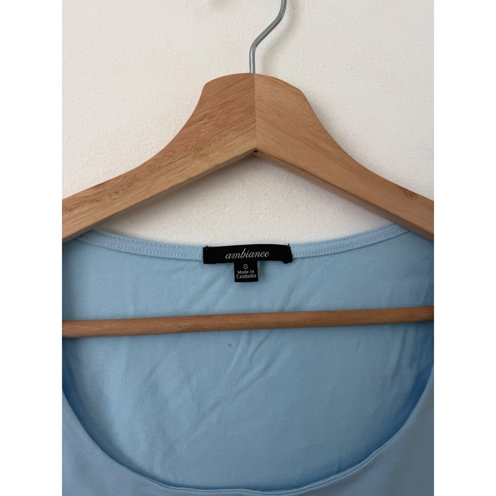 Ambiance Classic Fit Scoop Neck Cropped Tee – Women's Small – NWOT - Picture 3 of 4